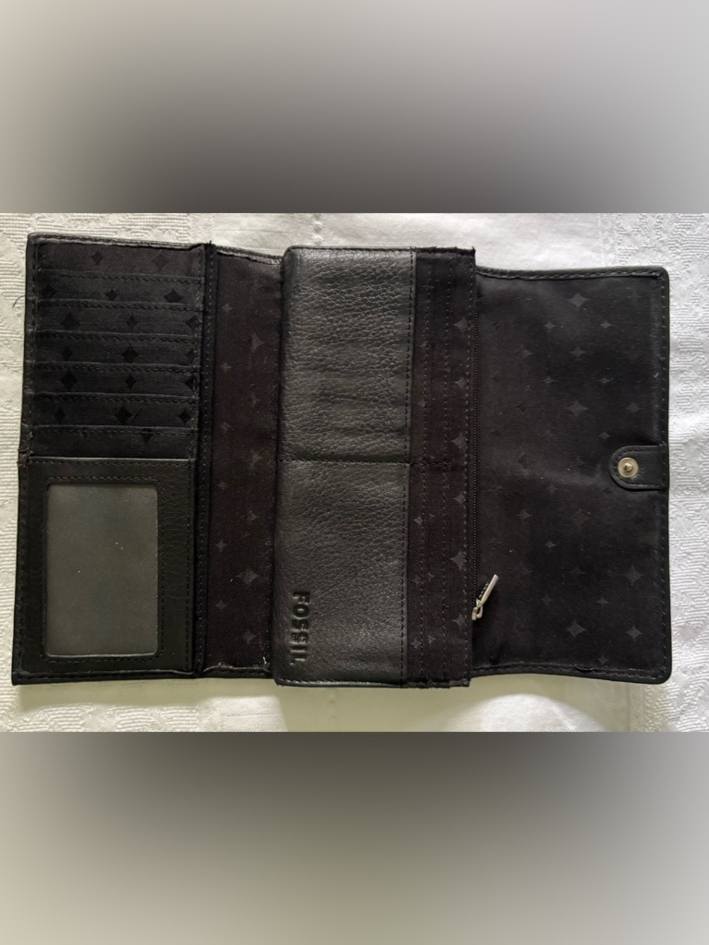 Fossil Black Leather Wallet with Metal Keyhole Plaque - Picture 4 of 5